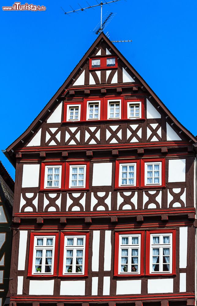 Immagine Una casa tipica del centro storico di Alsfed in Germania, Land Assia