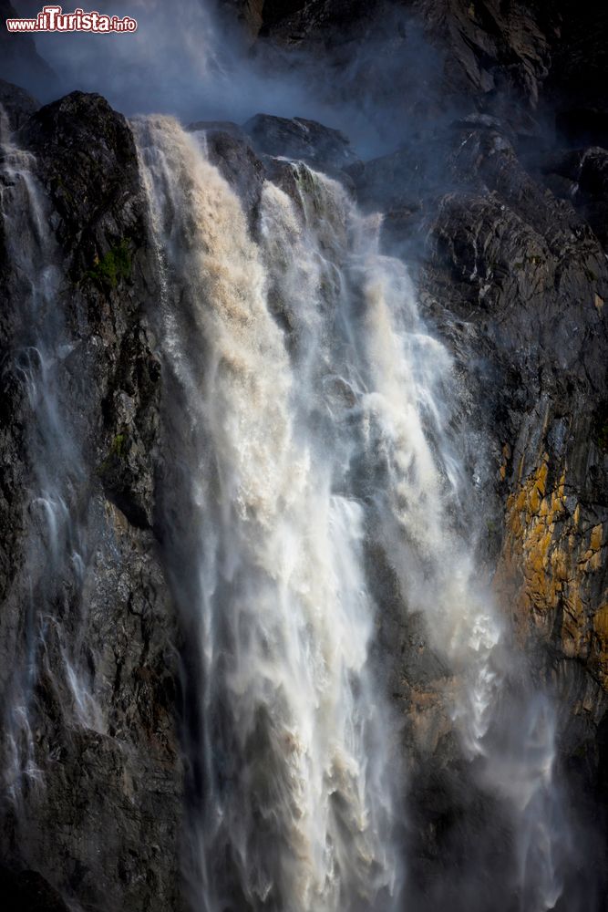 Immagine Una cascata del Circo di Gavarnie, Francia. Dal 1997 questo luogo è patrimonio mondiale dell'Unesco.