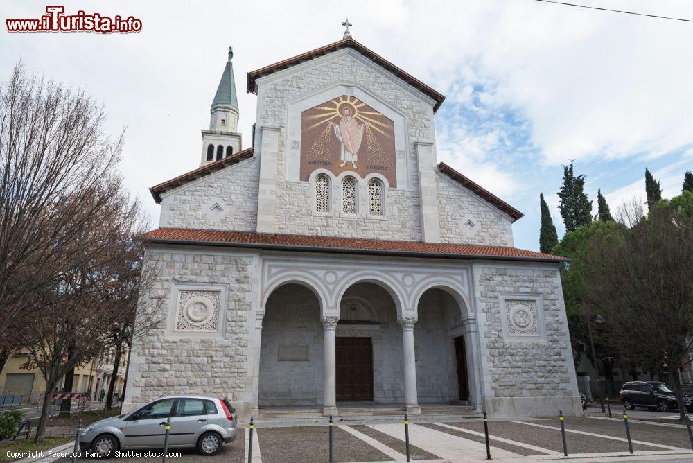 Immagine Una chiesa a Monfalcone, Friuli Venezia Giulia - © Federico Hani / Shutterstock.com