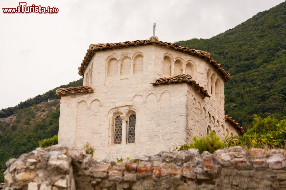 Immagine Una chiesa a Portovono, promontorio del Conero, nelle Marche