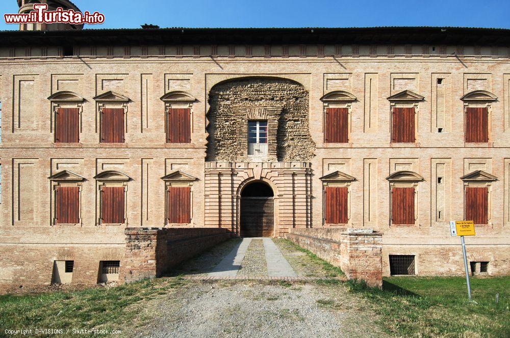 Immagine Una delle facciate della Rocca di Scandiano in Emilia-Romagna - © D-VISIONS / Shutterstock.com