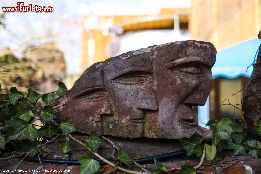 Immagine Una delle opere esposte all'American Visionary Art Museum di Baltimora, nel quartiere di Federal Hill, Maryland. Il pubblico può ammirare oltre 4 mila creazioni  - © Nicole S Glass / Shutterstock.com