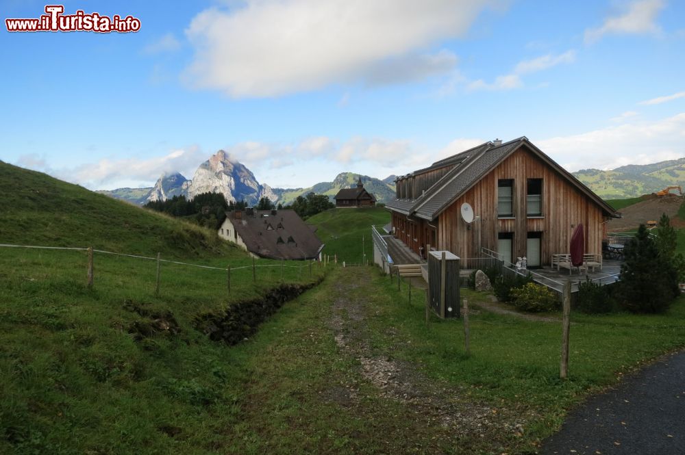 Immagine Una delle passeggiate alla scoperta del piccolo paesino di Stoos, Svizzera.