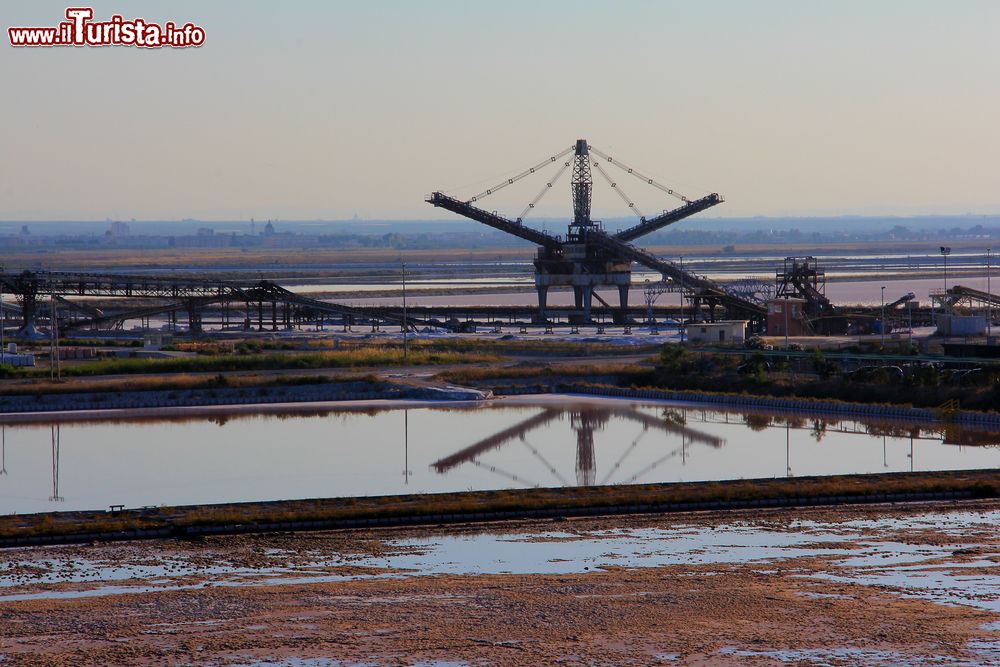 Immagine Una delle vasche delle Saline di Margherita di Savoia in Puglia