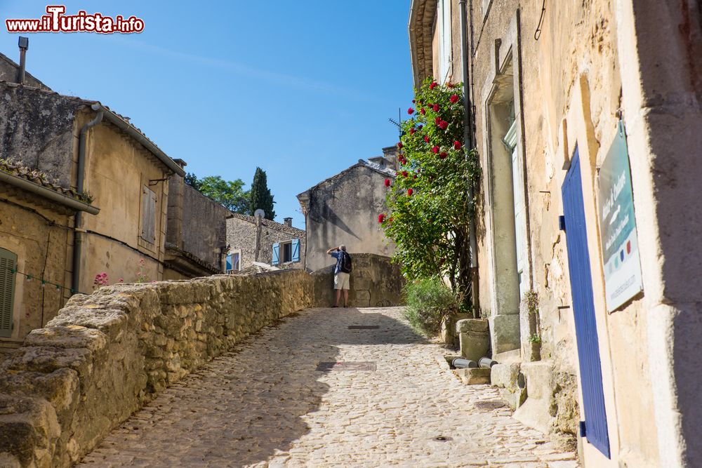 Immagine Una delle viuzze tipiche di Menerbes, sud della Francia.