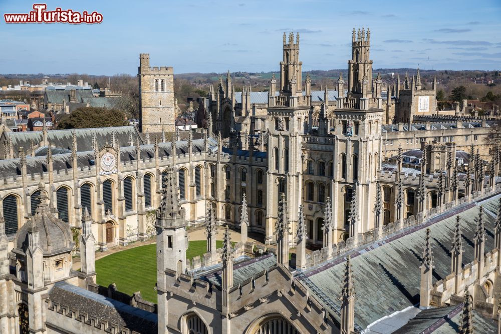 Immagine Una pittoresca veduta dall'alto di Oxford, Inghilterra.