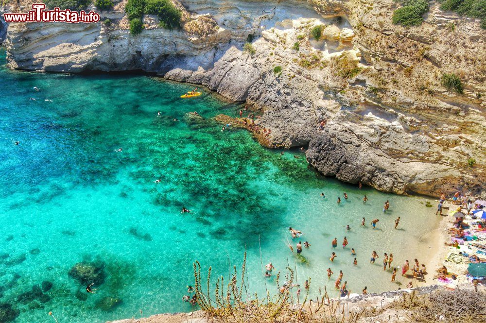 Immagine una Spiaggia a Santa Cesara Terme, costa adriatica del Salento, in Puglia