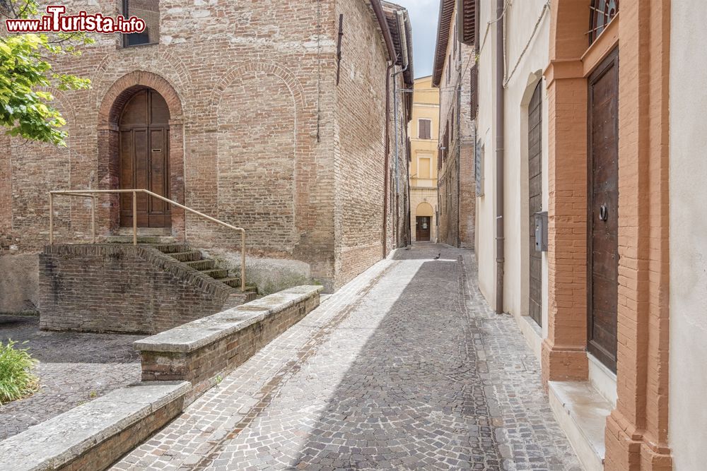 Immagine Una strada antica del centro di Fabriano nelle Marche