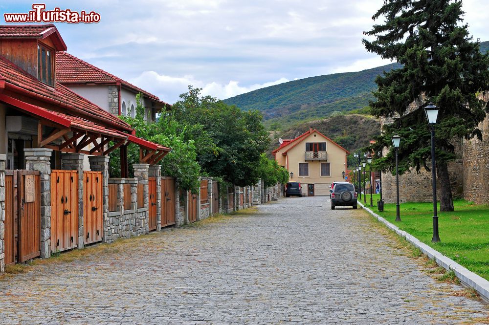 Immagine Una strada del centro storico di Mtskheta in Georgia