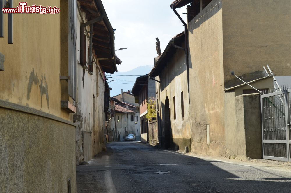 Immagine Una strada del villaggio di San Ponso Canavese in Piemonte