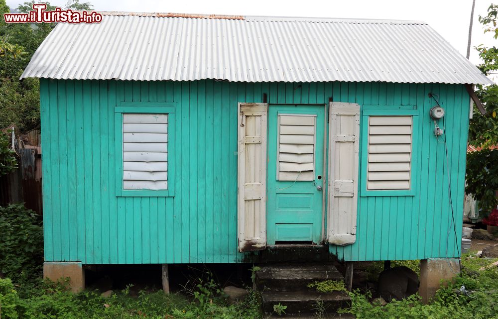 Immagine Una tradizionale casa caraibica a Basseterre, St. Kitts and Nevis, Indie Occidentali.