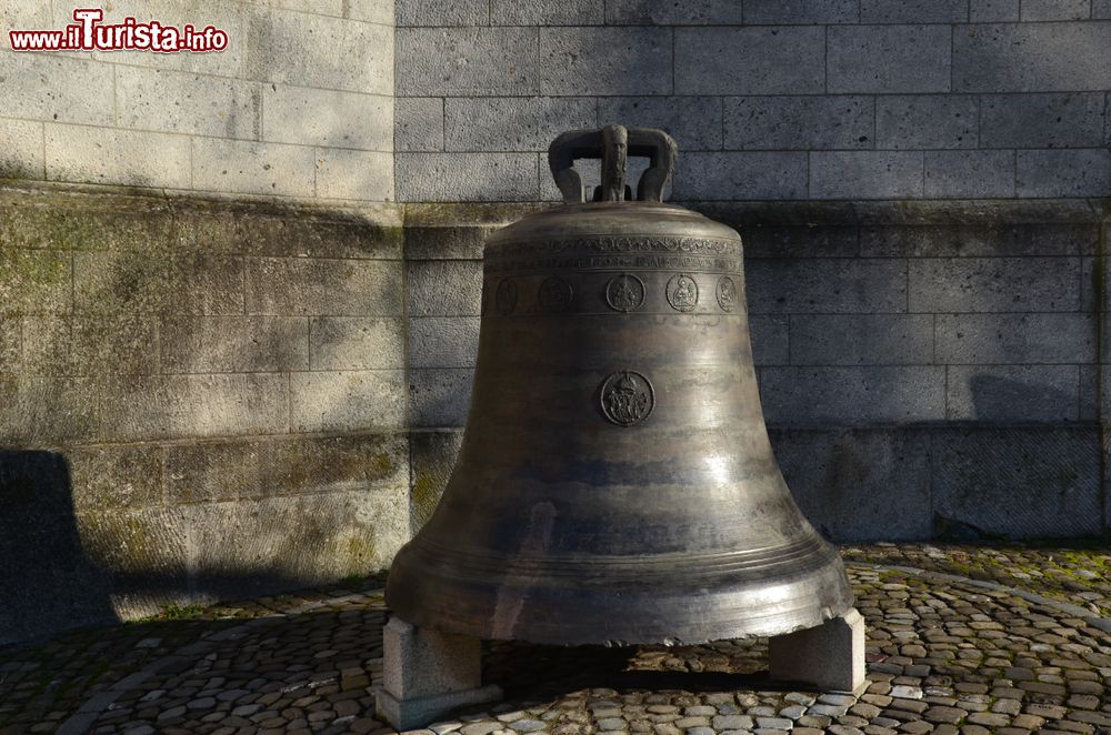 Immagine Una vecchia campana di chiesa a Lindau, Germania.
