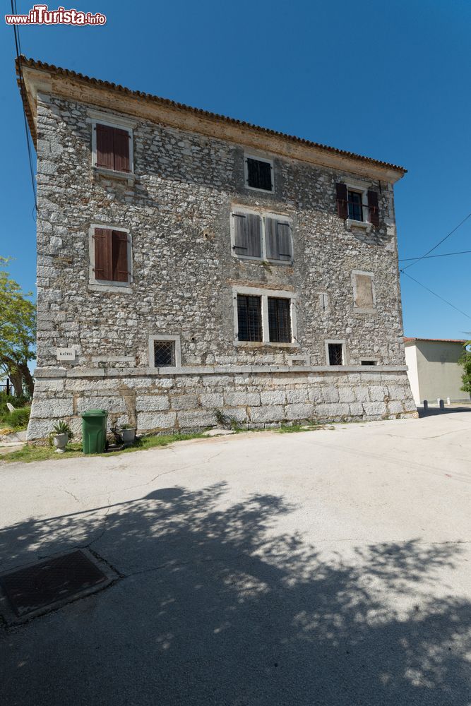 Immagine Una vecchia casa in pietra a Funtana in Istria