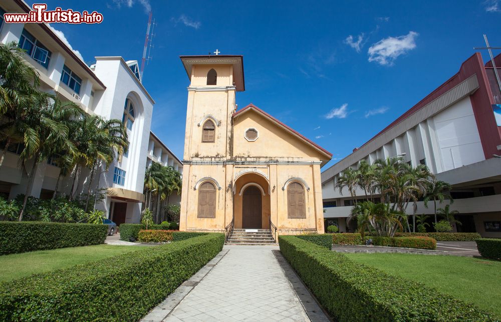 Immagine Una vecchia chiesa nella provincia di Trang, Thailandia.