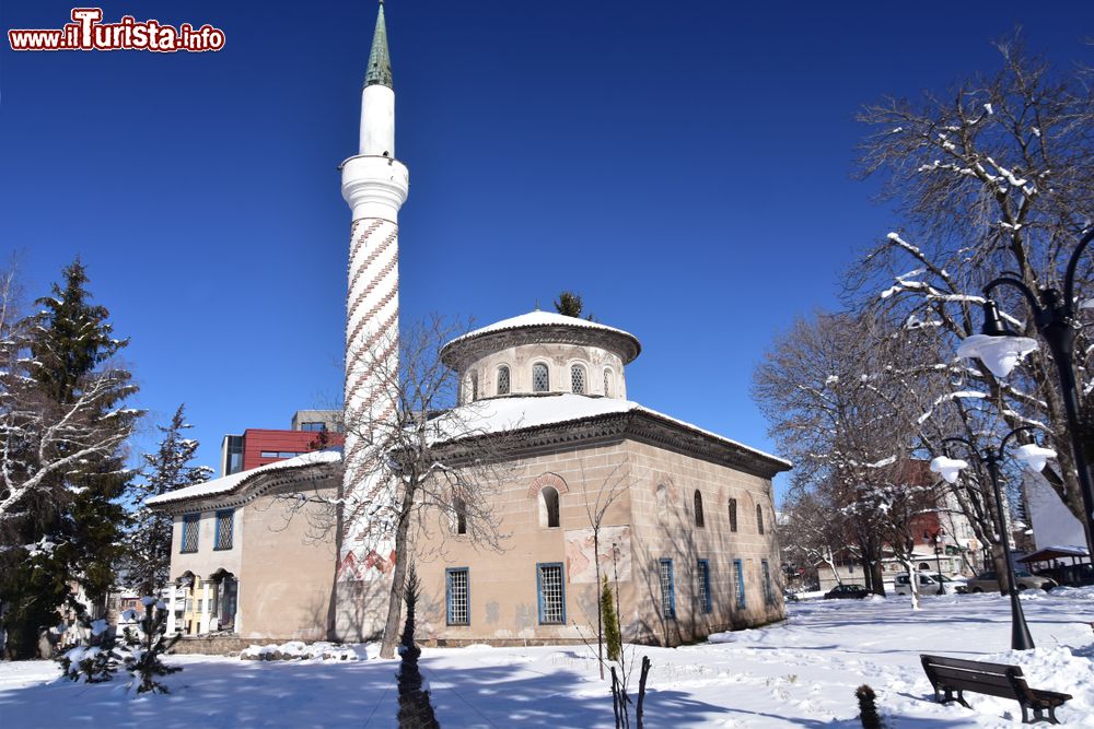 Immagine Una vecchia moschea a Samokov in Bulgaria. fotografata in inverno.