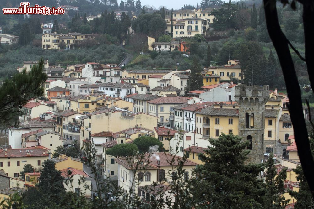 Immagine Una veduta della cittadina di Fiesole, provincia di Firenze, Toscana. E' considerata da secoli uno dei sobborghi più esclusivi di Firenze e in base ad alcune statistiche sarebbe anche uno dei Comuni più ricchi della regione.