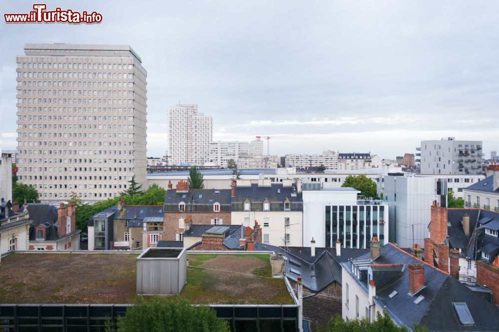 Immagine Una veduta di Rennes, Francia, con i suoi edifici moderni. Samo in Bretagna, di cui è capoluogo.