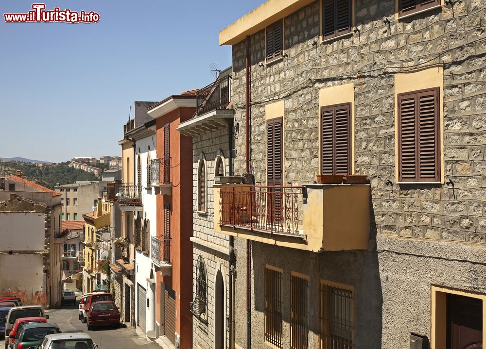 Immagine Una via del centro di Nuoro in Sardegna