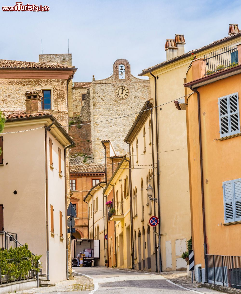 Immagine Una via del centro di Verucchio in Emilia-Romagna