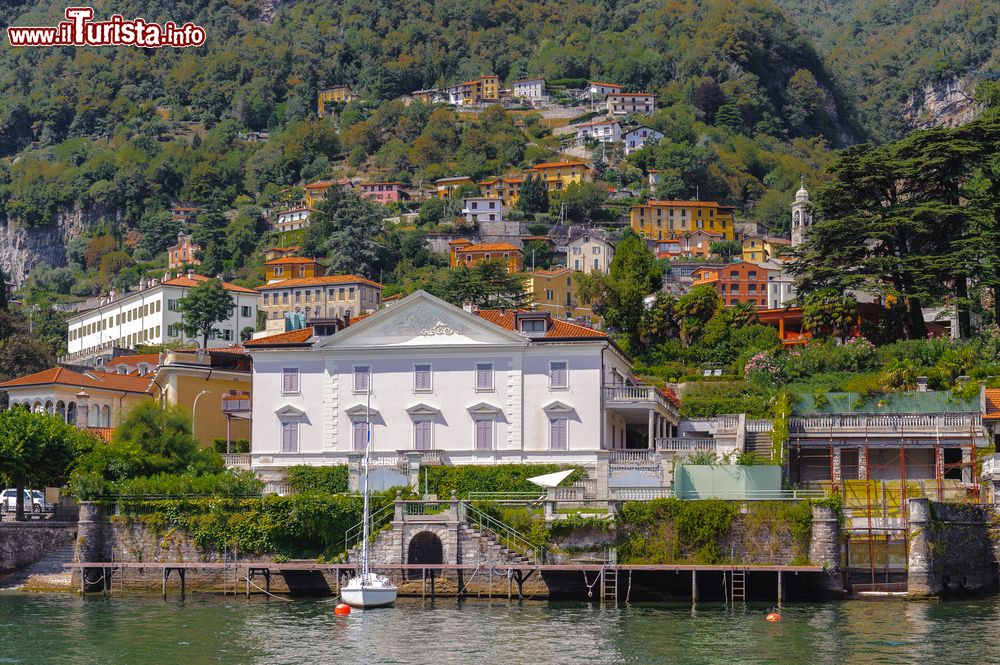 Immagine Una villa con molo privato a Moltrasio, lago di Como, Lombardia.