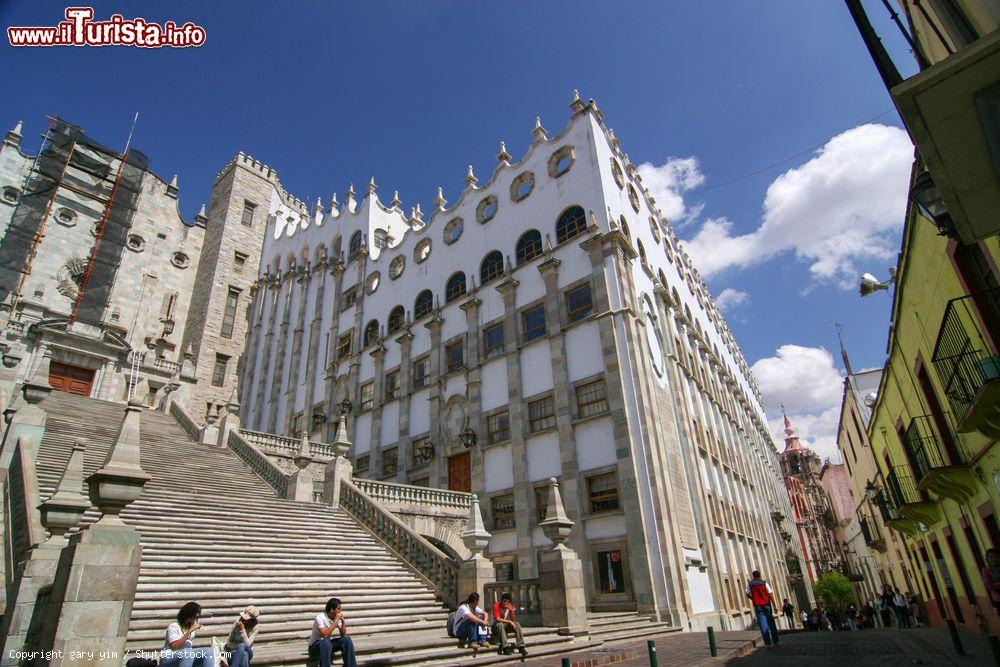 Immagine L'università di Guanajuato, Messico. Gli studenti che la frequentano sono circa 30 mila - © gary yim / Shutterstock.com