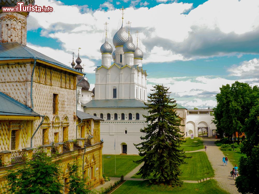 Immagine Uno scorcio del Cremlino di Rostov-on-Don, Russia. La funzione originaria del Kremlin era quella di residenza per i rappresentanti della chiesa.