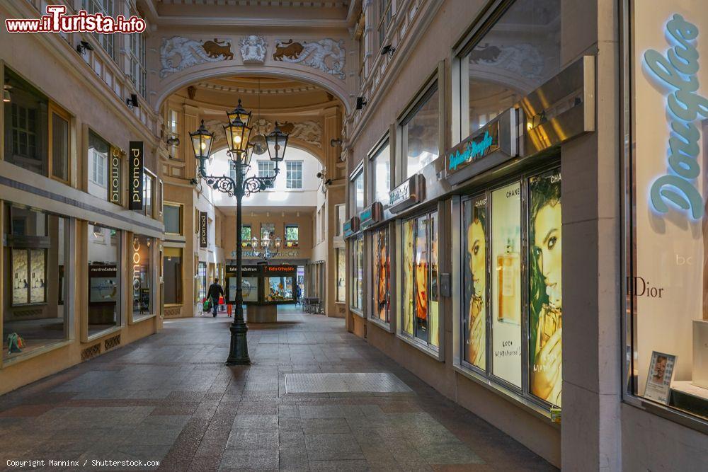 Immagine Uno scorcio del Kruegerpassage a Dortmund, Germania: deve il suo nome a una libreria fondata nel 1912 - © Manninx / Shutterstock.com