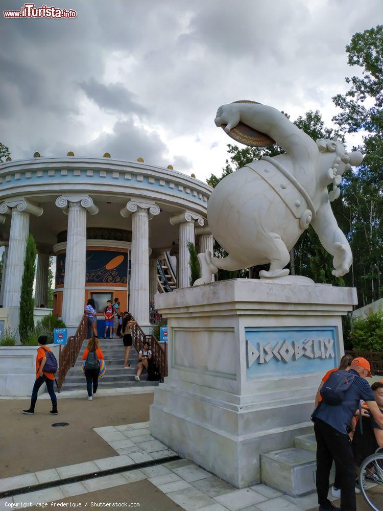 Immagine Uno scorcio del Parco Asterix a Plailly, Francia: situato 35 km a nord di Parigi, questo parco divertimenti a tema s'ispira al fumetto Asterix creato da Albert Uderzo e René Goscinny - © page frederique / Shutterstock.com