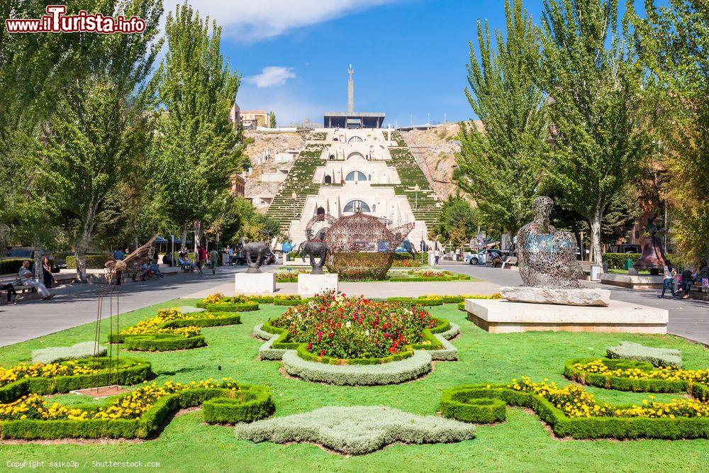 Immagine Uno scorcio della Cascade di Yerevan, la scalinata gigante della città armena - © saiko3p / Shutterstock.com