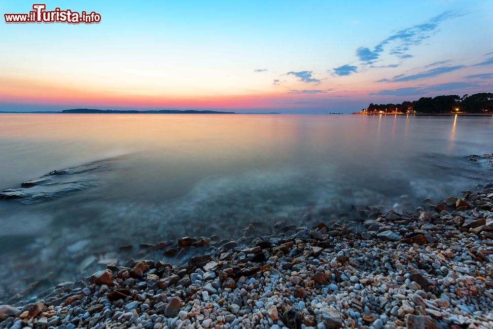 Immagine Uno spettacolare tramonto sul Mare Adriatico a Fazana, Croazia.