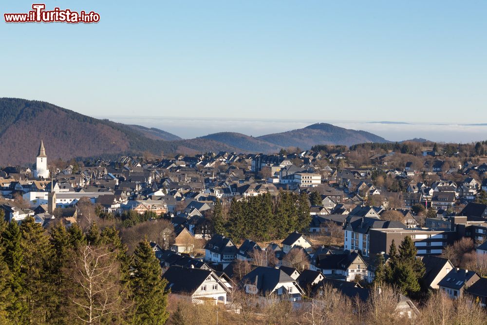 Immagine Veduta dall'alto della cittadina di Winterberg, Germania.