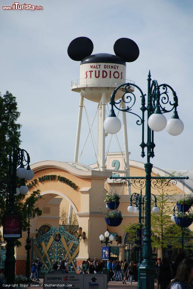 Immagine Veduta dei Disney Studios dall'ingresso principale, Marne-la-Vallee (Francia). Sono stati inaugurati nell'aprile 1992 - © Ozgur Gonen / Shutterstock.com