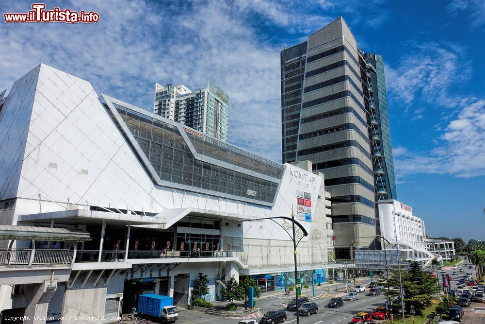 Immagine Veduta del centro commerciale JBCC a Johor Bahru City, Malesia. Inaugurato nel 2014, si trova
nei pressi della piazza principale di Johor Bahru City - © tristan tan / Shutterstock.com