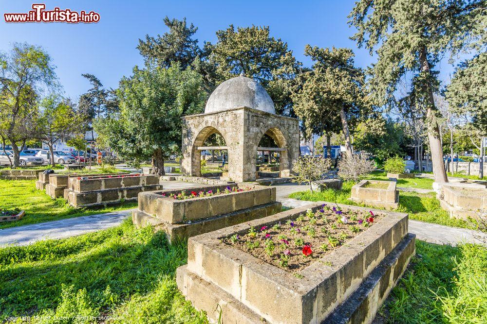 Immagine Veduta del cimitero ottomano di Baldoken nei pressi di Kyrenia, Cipro - © Nejdet Duzen / Shutterstock.com