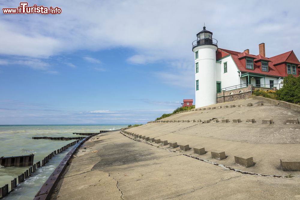 Immagine Veduta del faro a Point Betsie a Frankfort, Michigan, Stati Uniti d'America.