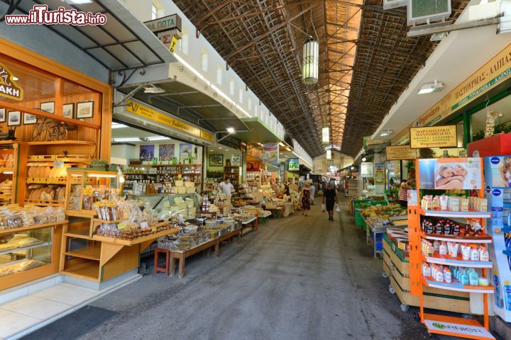 Immagine Veduta del principale mercato cittadino a Chania, isola di Creta. La sua costruzione risale al 1911-13 - © astudio / Shutterstock.com