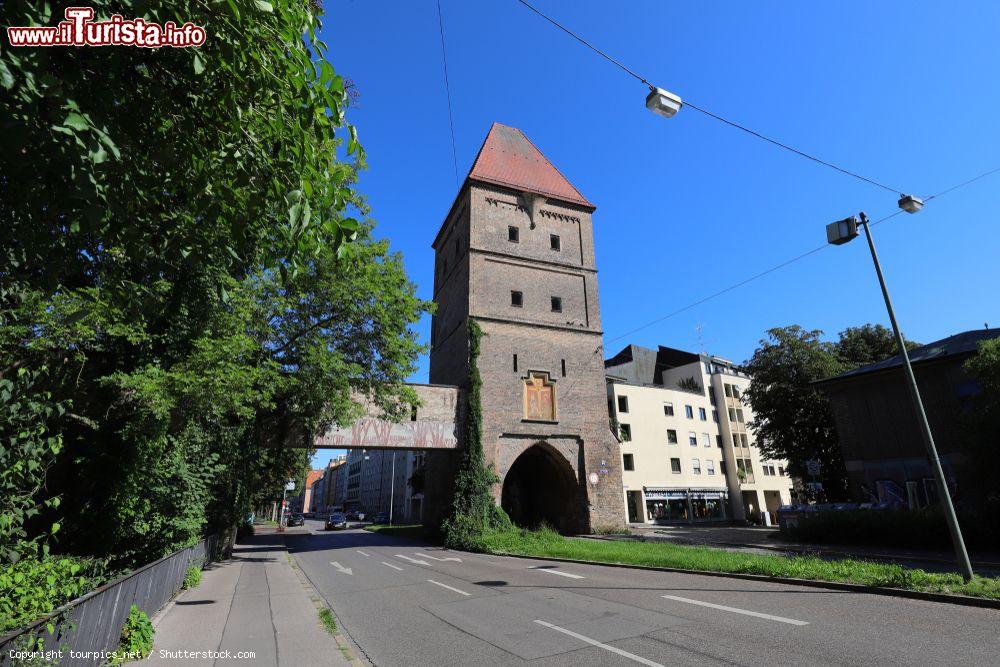 Immagine Veduta della celebre Vogeltor nella città di Augusta, Germania - © tourpics_net / Shutterstock.com