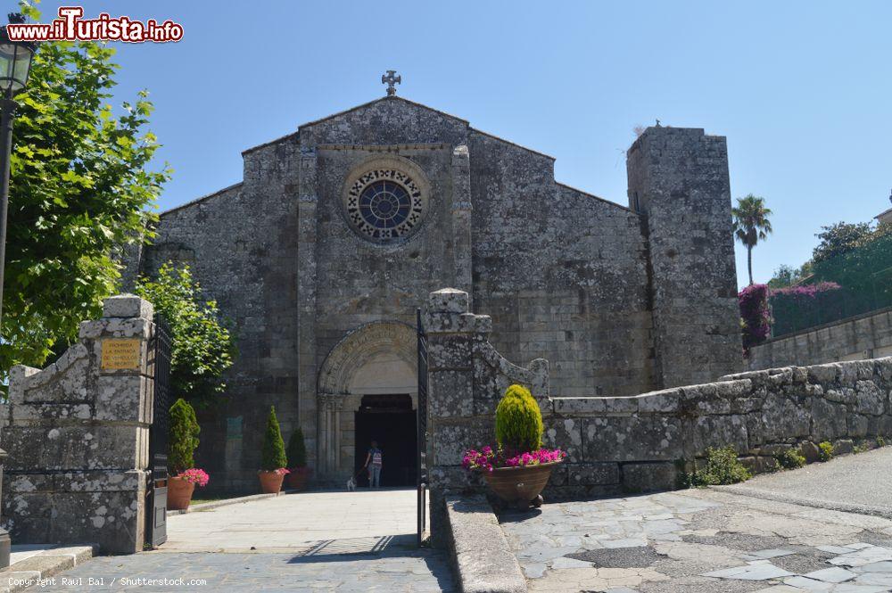 Immagine Veduta della chiesa di Santa Maria a Bayonne, Francia - © Raul Bal / Shutterstock.com