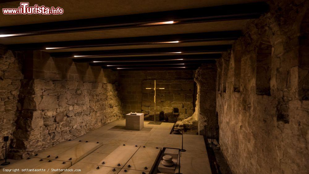 Immagine Veduta della cripta della cattedrale di Bamberga, Germania. Al suo interno diverse sepolture antiche - © settantasette / Shutterstock.com