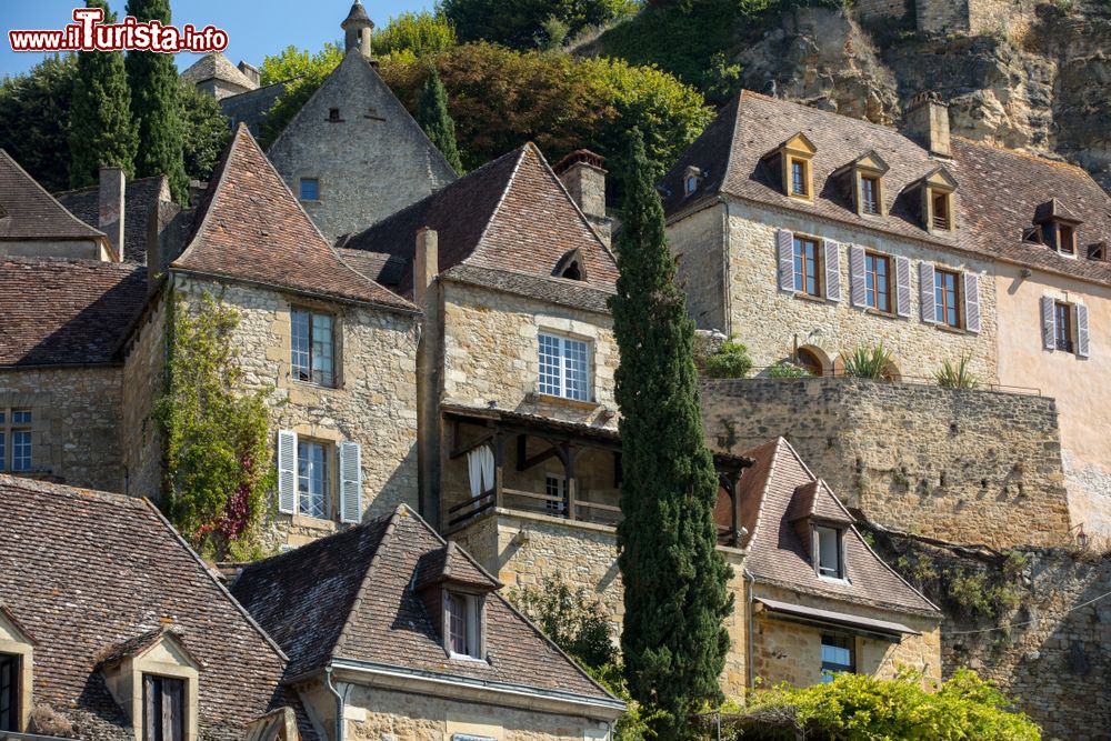Immagine Veduta delle case del villaggio medievale di Beynac-et-Cazenac, dipartimento della Dordogna (Francia).