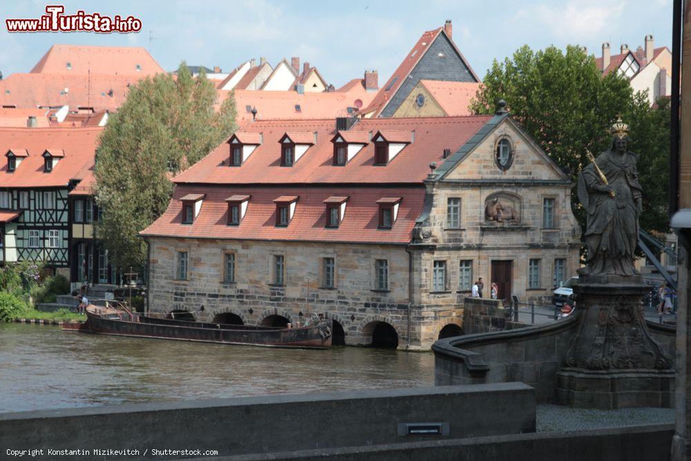 Immagine Veduta di palazzi storici sul fiume di Bamberga, Germania - © Konstantin Mizikevitch / Shutterstock.com