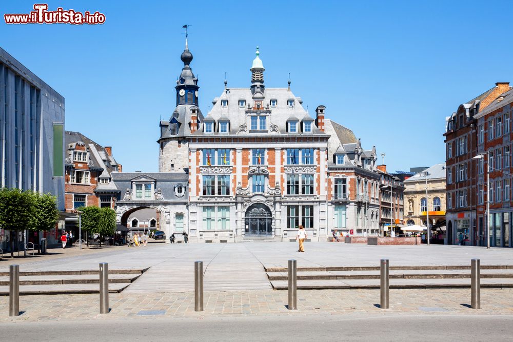 Immagine Veduta di Place d'Armes a Namur, Vallonia, Belgio.