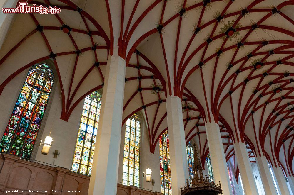 Immagine Veduta interna della Thomaskirche a Lipsia, Germania - © Gaid Kornsilapa / Shutterstock.com