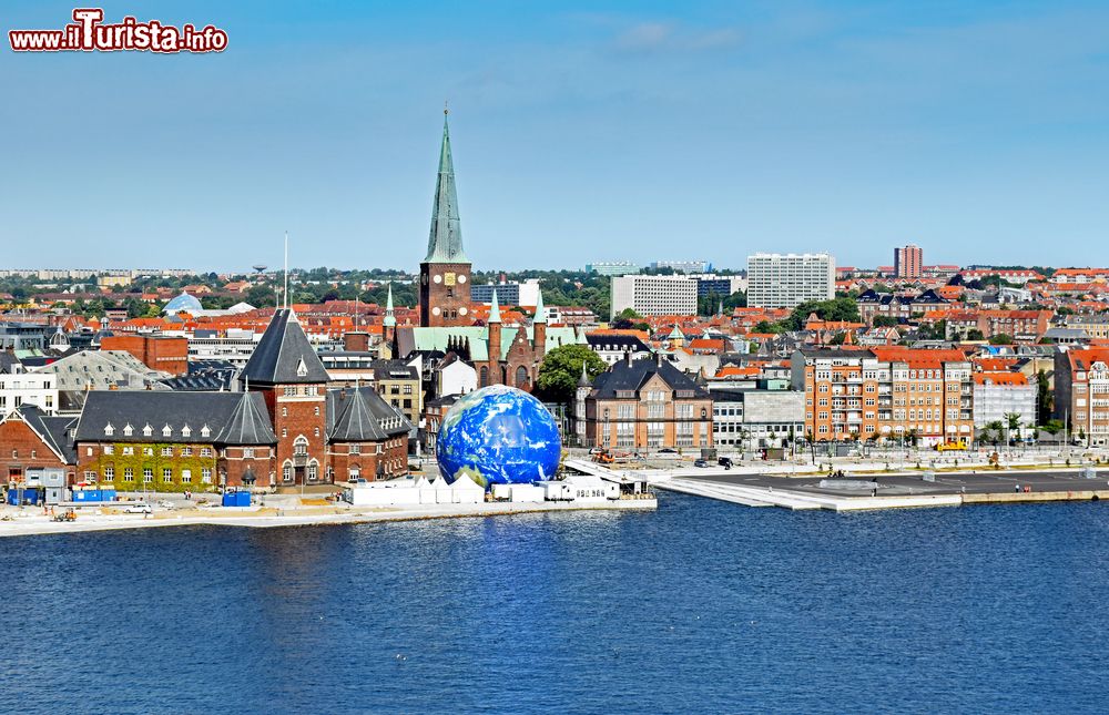 Immagine Veduta panoramica del centro storico di Aarhus in Danimarca