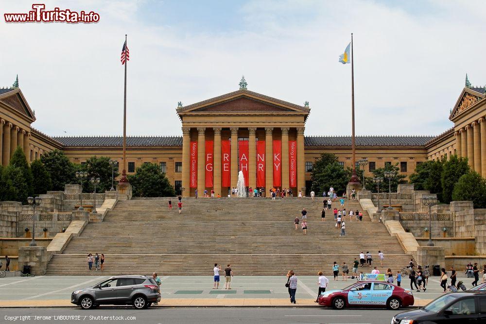 Immagine Veduta panoramica del Philadelphia Museum of Art, Pennsylvania: venne progettato e costruito nel 1876 in occasione dell'esposizione centennale della città - © Jerome LABOUYRIE / Shutterstock.com