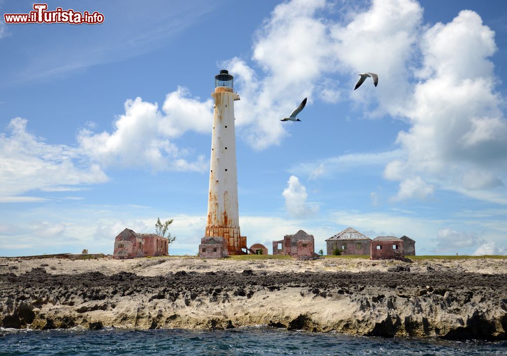 Immagine Veduta panoramica del vecchio faro di Bimini, arcipelago delle Bahamas.