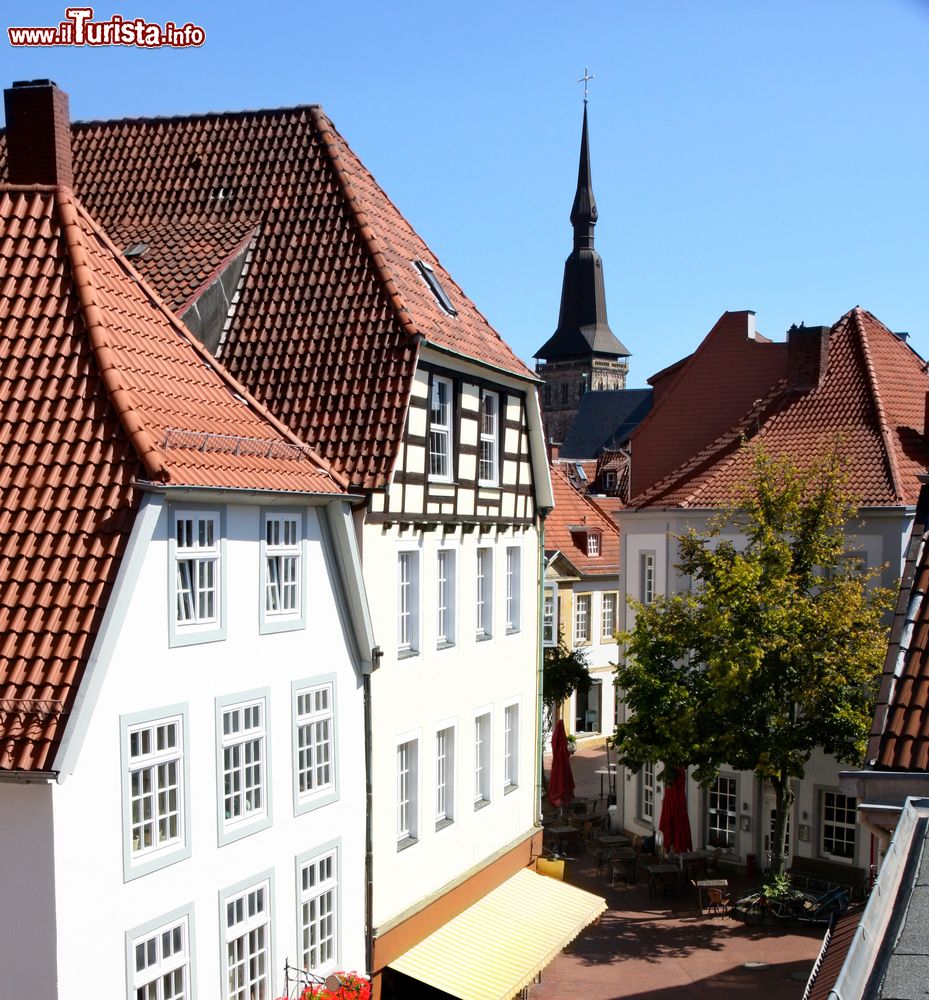 Immagine Veduta panoramica di Osnabruck, Germania. Questa cittadina è l'unica della Germania ad essere inserita in un parco nazionale.