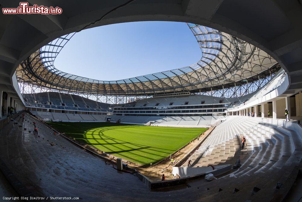 Immagine Una veduta panoramica dello stadio Volgograd Arena in fase di costruzione per la Coppa del Mondo 2018 - © Oleg Dimitrov / Shutterstock.com