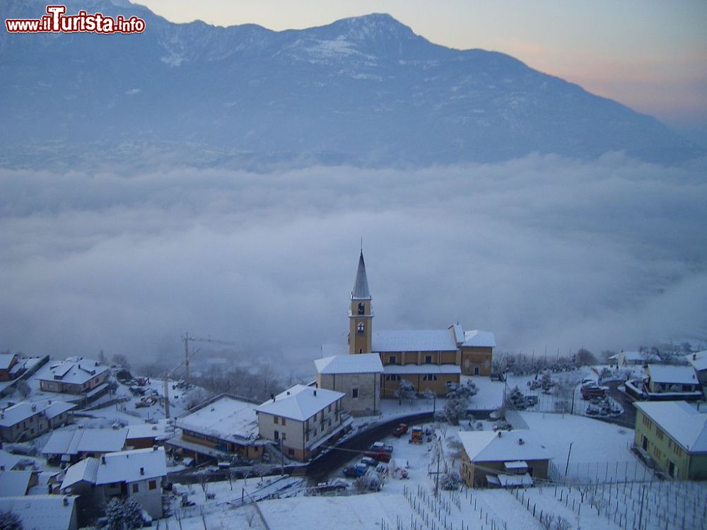 Immagine Il borgo di Vercana sul lago di Como dopo una nevicata - © Marco Filla - Wikipedia