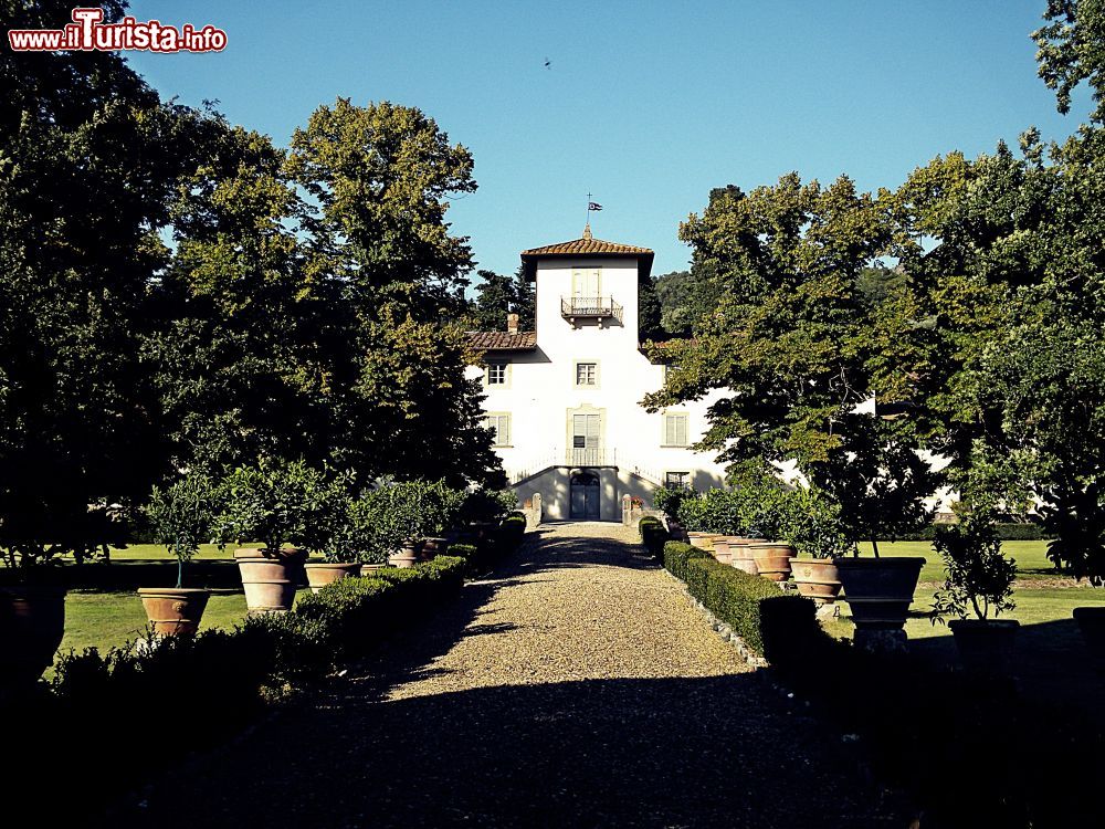 Immagine Villa Strozzi a Bagnolo di Montemurlo in Toscana  - © Massimilianogalardi, CC BY-SA 3.0, Wikipedia